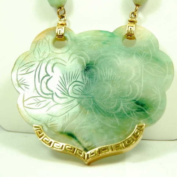 14K AND 18K YELLOW GOLD LARGE JADE CARVED PENDANT NECKLACE - Picture 3 of 13